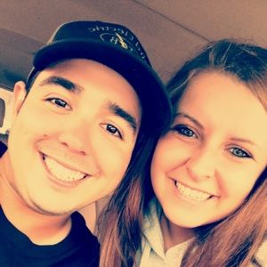 Meet your Posher, Caitlin